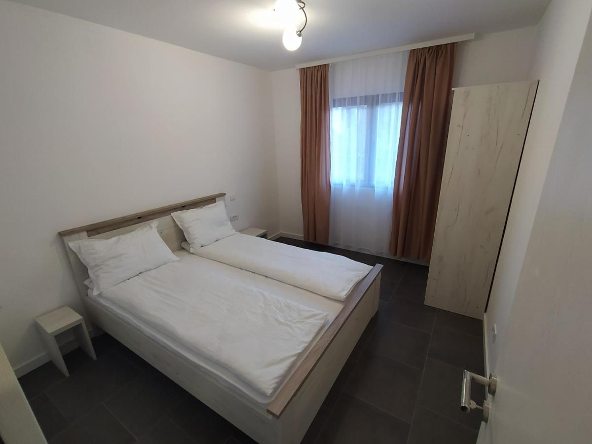 Bed and Breakfast Domacinstvo Kod Gere Crni Vrh Exteriér fotografie