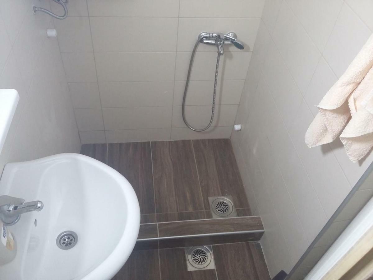 Bed and Breakfast Domacinstvo Kod Gere Crni Vrh Exteriér fotografie