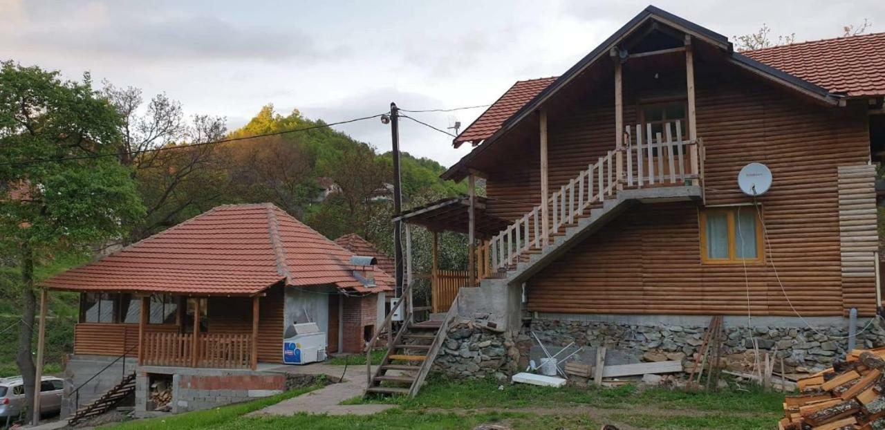 Bed and Breakfast Domacinstvo Kod Gere Crni Vrh Exteriér fotografie