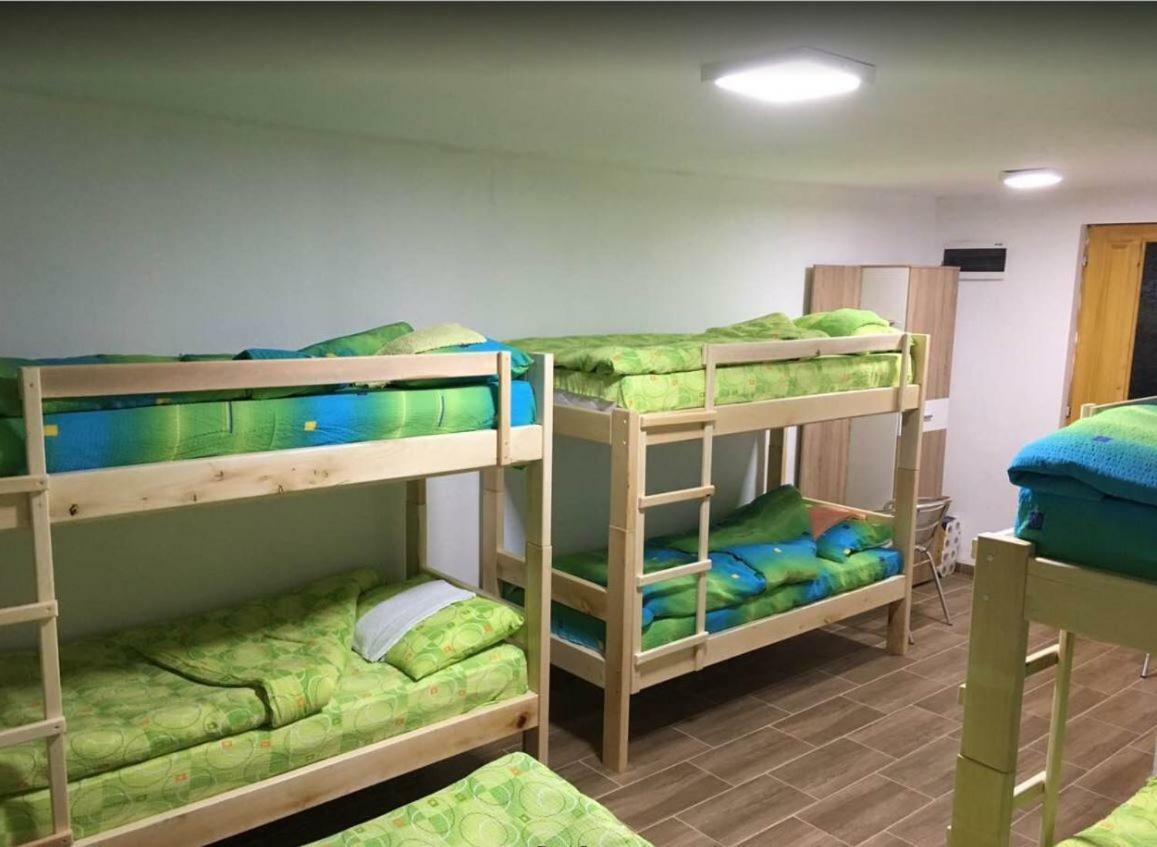 Bed and Breakfast Domacinstvo Kod Gere Crni Vrh Exteriér fotografie